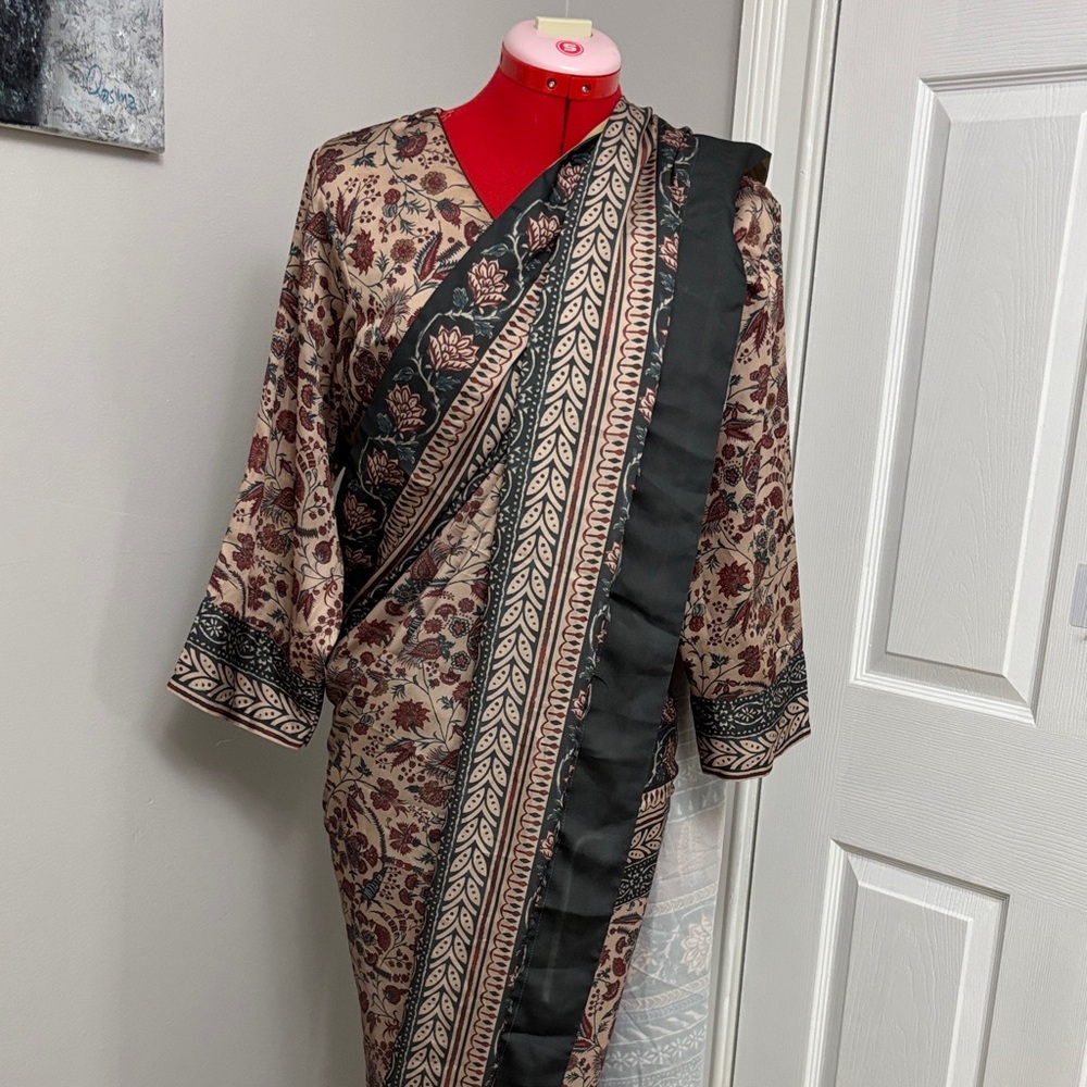 Floral silk Printed Saree with Contrasting Black Border